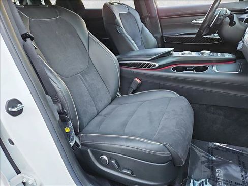 Used 2022 Genesis GV70 3.5T Sport w/ Sport Prestige Package AWD/4WD image 21