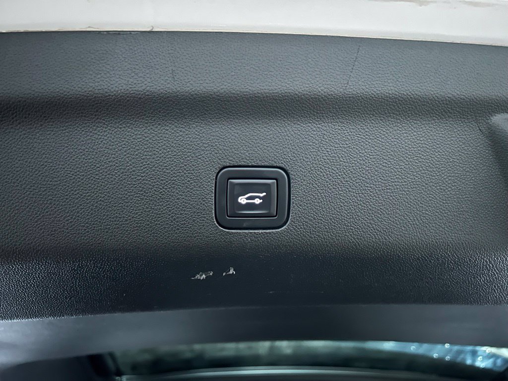 Used 2021 GMC Yukon Denali w/ Denali Premium Package AWD/4WD image 21