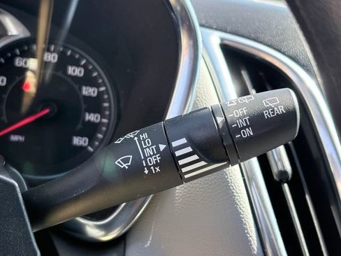 Used 2022 Chevrolet Equinox LT FWD image 16