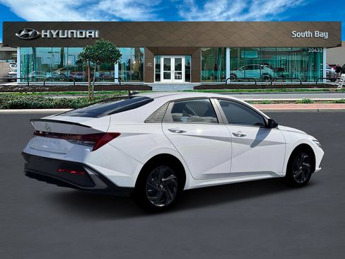 New 2026 Hyundai Elantra Sport image 8