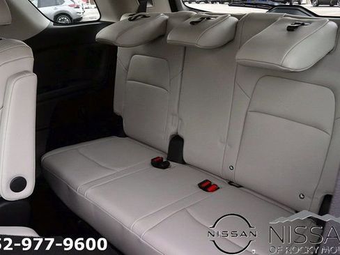 New 2026 Nissan Pathfinder SL w/ SL Premium Package AWD/4WD image 15