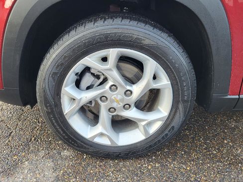 Used 2025 Chevrolet Trax LS w/ LS Convenience Package image 31