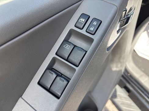 Used 2019 Nissan Frontier SL AWD/4WD image 15