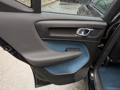 Certified 2023 Volvo XC40 Recharge Plus image 27