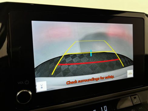 Used 2025 Toyota Camry LE image 18