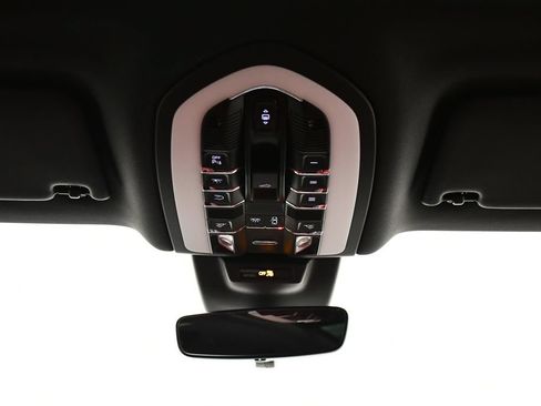 Certified 2026 Porsche Macan AWD/4WD image 25