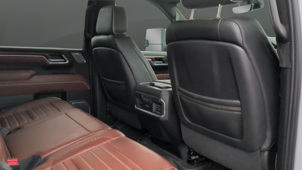 Used 2024 GMC Sierra 3500 Denali Ultimate AWD/4WD image 24