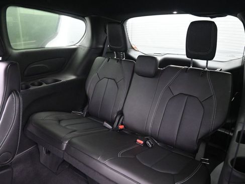 New 2026 Chrysler Voyager LX image 14