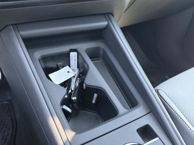 New 2026 Volkswagen Tiguan SE R-Line FWD image 23