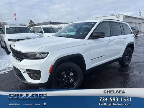 Used 2024 Jeep Grand Cherokee Altitude image 1