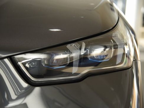 Certified 2024 BMW 530i xDrive w/ Premium Package image 7