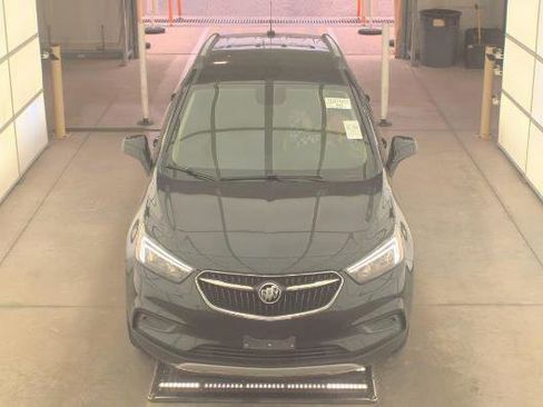 Used 2021 Buick Encore Preferred AWD/4WD image 17