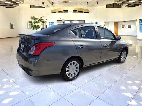 Used 2017 Nissan Versa SV image 7