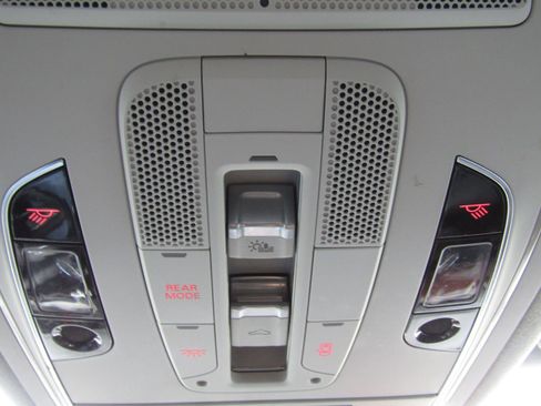 Used 2015 Audi A8 L 4.0T w/ Premium Package image 38