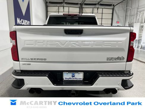 Used 2025 Chevrolet Silverado 1500 High Country w/ Technology Package AWD/4WD image 6