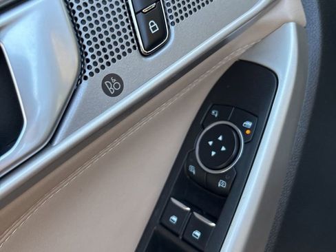 Used 2023 Ford Explorer XLT w/ Equipment Group 202A image 8