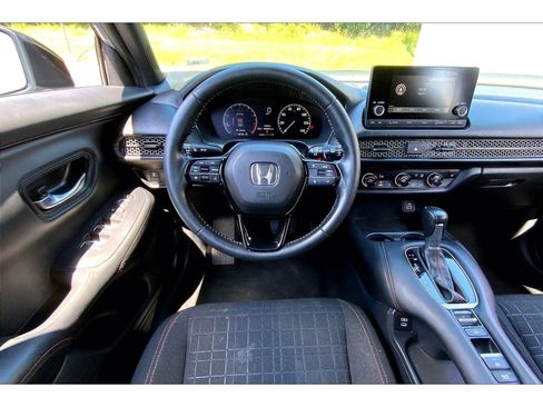 Used 2025 Honda HR-V Sport image 5