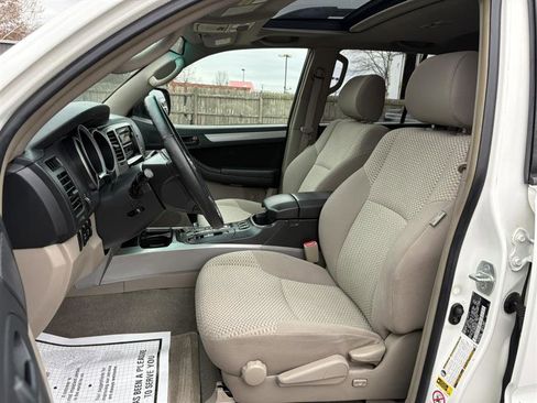 Used 2009 Toyota 4Runner 4WD image 7