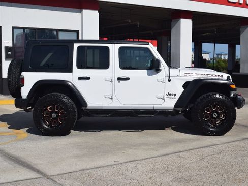 Used 2020 Jeep Wrangler Unlimited Rubicon w/ Dual Top Group AWD/4WD image 3