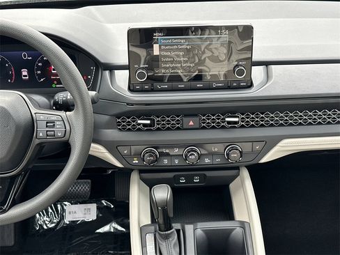 New 2025 Honda Accord SE image 15