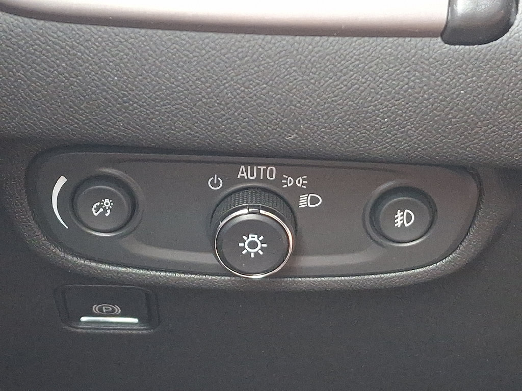 Certified 2022 GMC Terrain AT4 AWD/4WD image 24