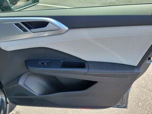 New 2026 Volkswagen Taos SE FWD image 8