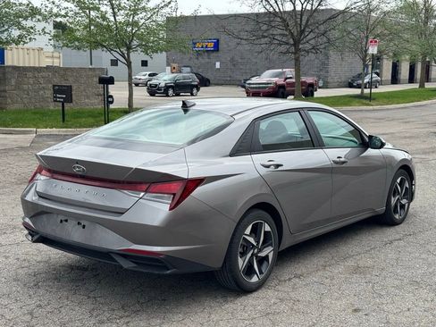Used 2023 Hyundai Elantra SEL w/ Convenience Package image 6