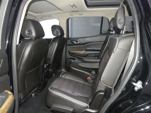 Used 2018 GMC Acadia Denali w/ Technology Package image 28