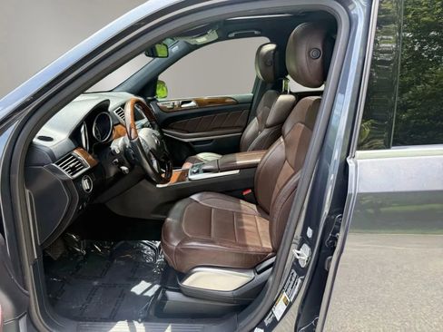 Used 2014 Mercedes-Benz GL 550 4MATIC image 21