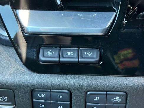 Used 2023 Chevrolet Silverado 1500 High Country w/ High Country Premium Package AWD/4WD image 37