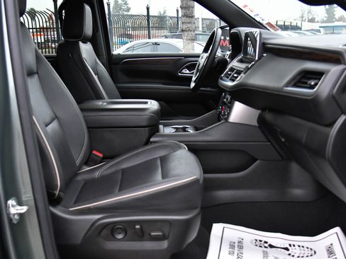 Used 2023 Chevrolet Suburban Premier image 52