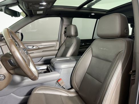 Used 2021 GMC Yukon Denali w/ Denali Premium Package image 22