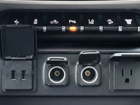 Used 2017 GMC Sierra 2500 Denali w/ Duramax Plus Package image 10