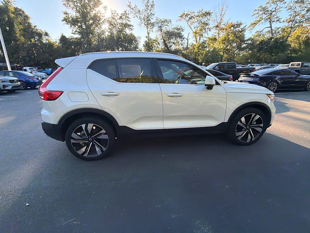 Used 2024 Volvo XC40 B5 Plus w/ Protection Package Premier AWD/4WD image 18
