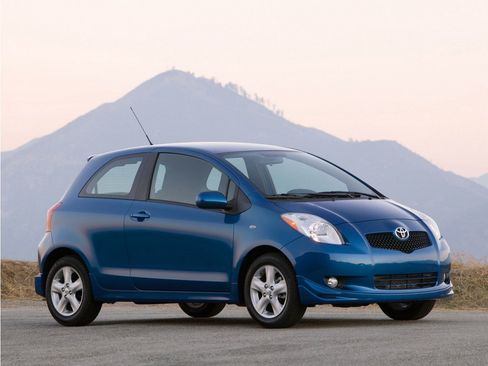 Used 2009 Toyota Yaris 2-Door Hatchback FWD image 1