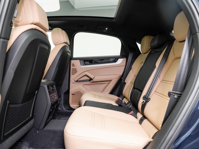 Certified 2026 Porsche Cayenne Coupe AWD/4WD image 25