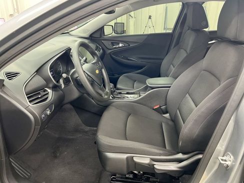 Used 2025 Chevrolet Malibu LS FWD image 18