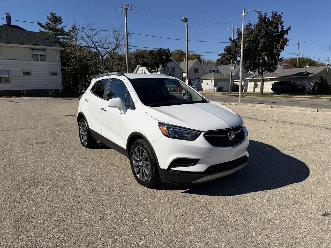 Used 2021 Buick Encore Preferred FWD image 1