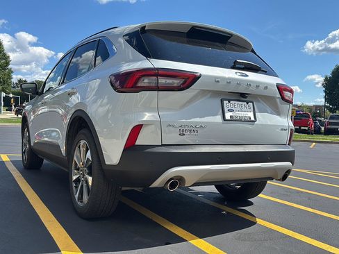 Used 2025 Ford Escape Platinum AWD/4WD image 31