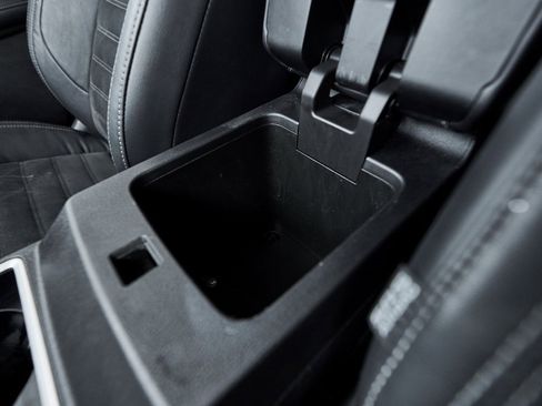 Used 2023 Mitsubishi Outlander SE image 38