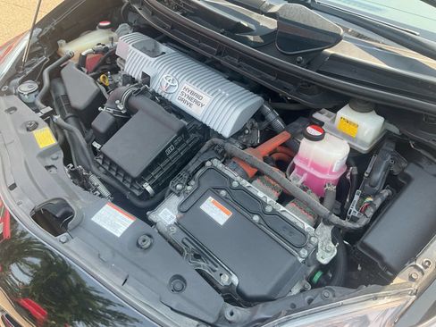 Used 2015 Toyota Prius Two FWD image 24