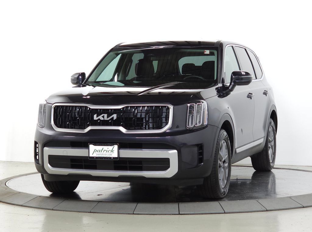 Used 2025 Kia Telluride LX FWD image 4