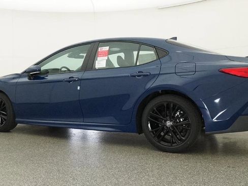 New 2026 Toyota Camry SE FWD image 17
