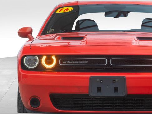 Used 2016 Dodge Challenger SXT RWD image 16