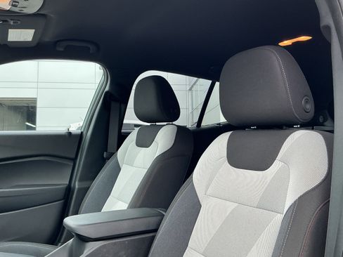 Certified 2024 Chevrolet Trax RS FWD image 6