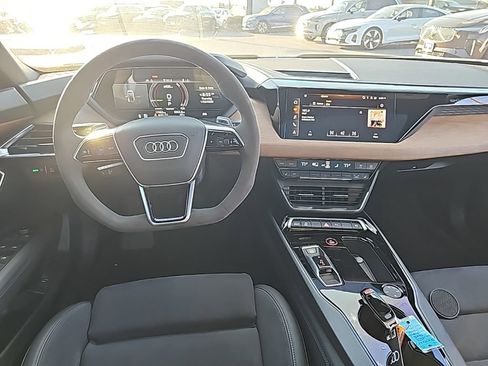 Certified 2023 Audi e-tron GT Premium Plus image 2