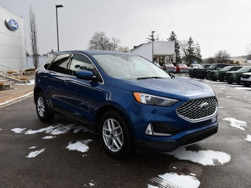 Used 2023 Ford Edge SEL w/ Convenience Package image 9