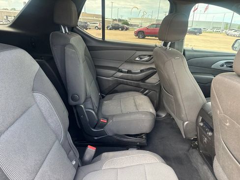 Used 2023 Chevrolet Traverse LT FWD image 31