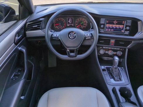 Used 2019 Volkswagen Jetta R-Line image 16