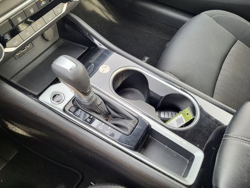 Used 2024 Nissan Altima 2.5 SV image 19